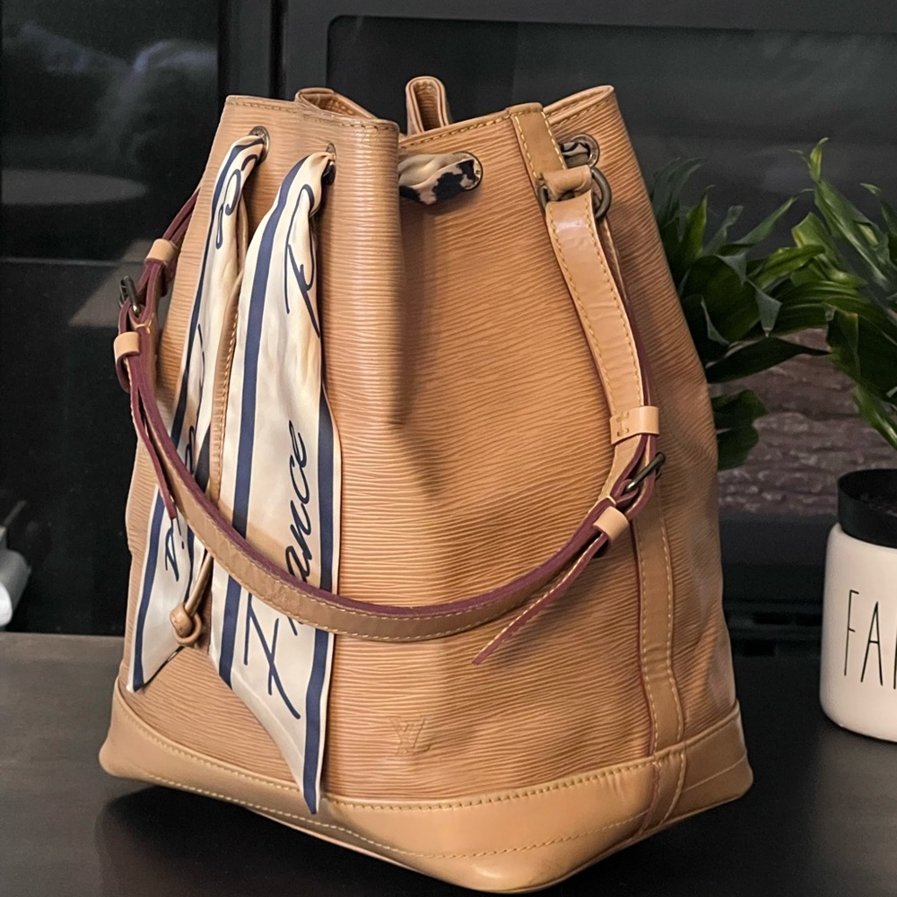 Authentic Louis Vuitton Leather Epi Noe GM Bucket Bag